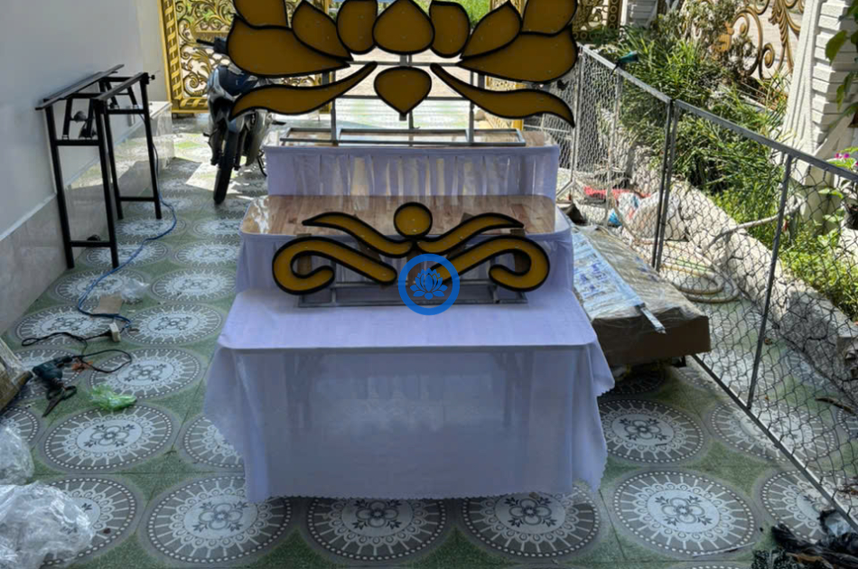 Cốt hoa sen vàng